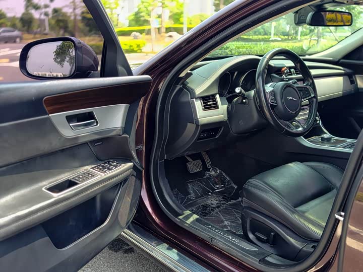 Jaguar XFL 2018 XFL 2.0 T 200 PS — фото 16