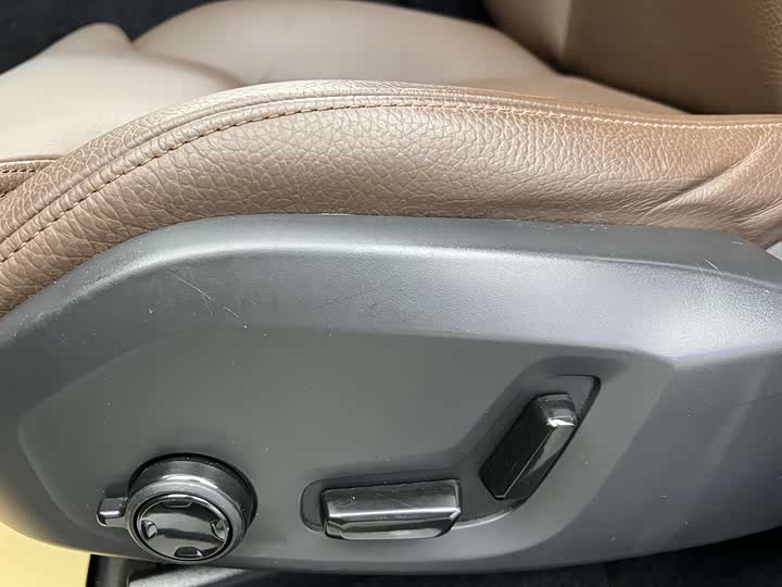 Volvo XC60 2022 B 5 4 WD — фото 18