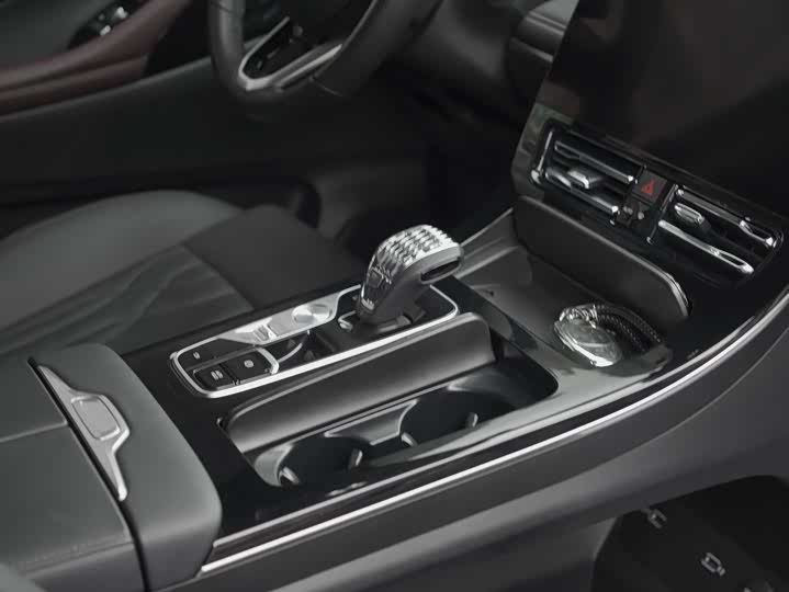 Trumpchi M8 2024 400 T — фото 13