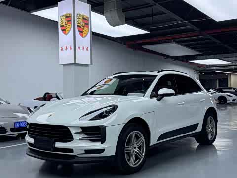 Porsche Macan 2018 Macan 2.0 T — фото 23