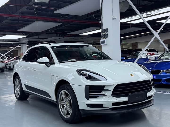 Porsche Macan 2018 Macan 2.0 T — фото 3