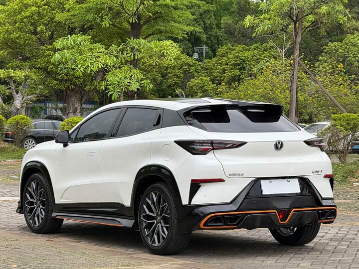 Changan UNI-T 2022 1.5 T Premium — фото 10