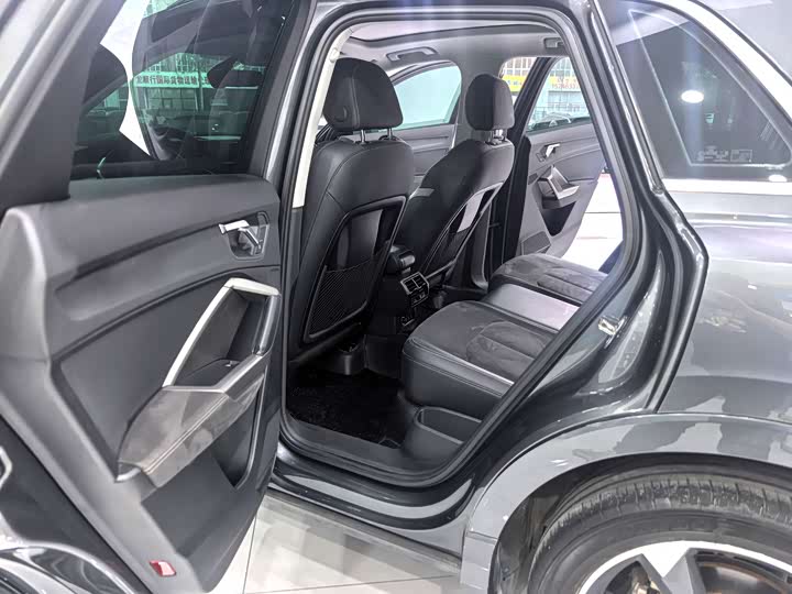 Audi Q3 2023 35 TFSI (1.4 T) — фото 8