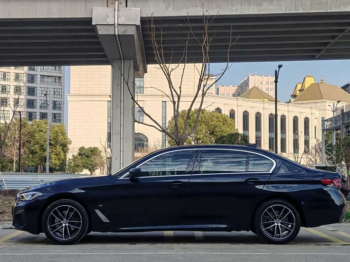 BMW 5-Series 2022 525 Li M — фото 7