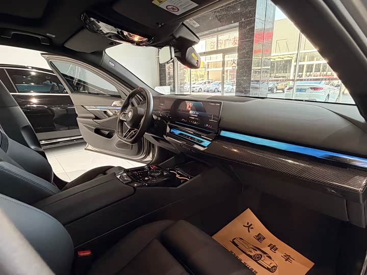 BMW i5 M60 2024 x Drive M 60 — фото 13