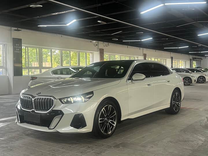 BMW 5-Series 2024 525 Li M
