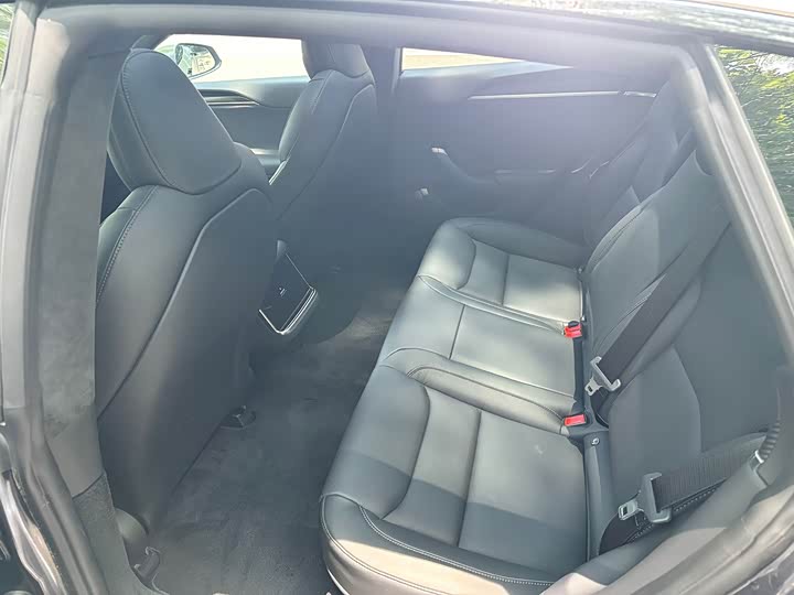 Tesla Model S 2023 Plaid — фото 8