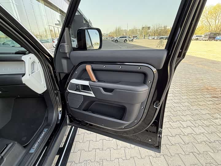 Land Rover Defender — фото 14
