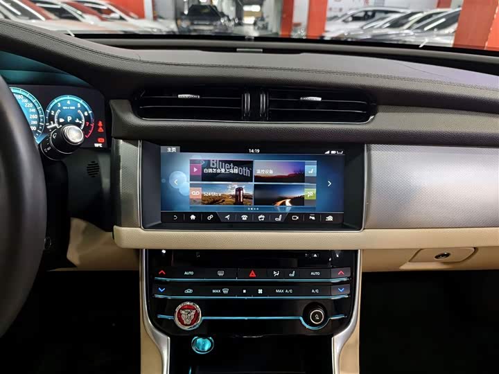 Jaguar XFL 2018 XFL 2.0 T 250 PS — фото 4