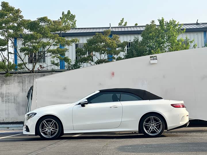 Mercedes-Benz E-Class 2018 E 200 4 MATIC — фото 9