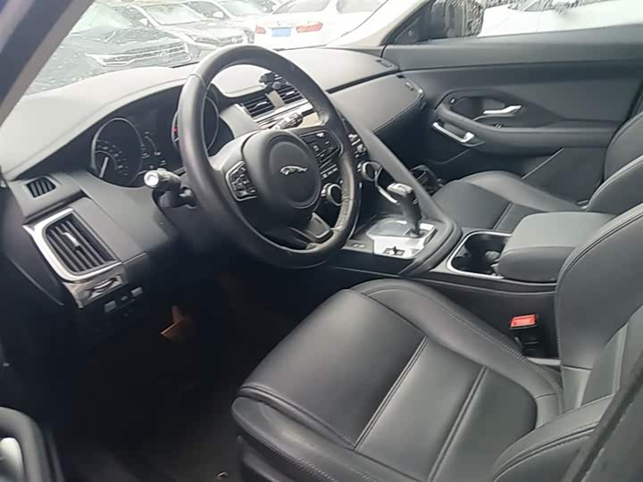 Jaguar E-PACE 2018 P 200 S VI — фото 15