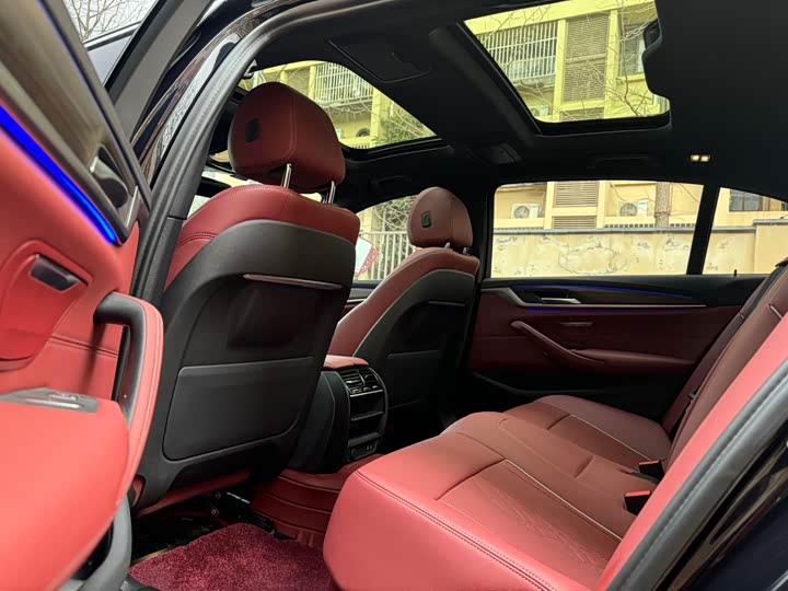 BMW 5-Series 2023 530 Li Leading M — фото 10