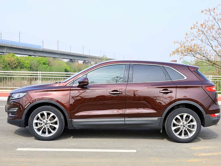 Lincoln MKC 2019 2.0 T 4 WD VI — фото 3