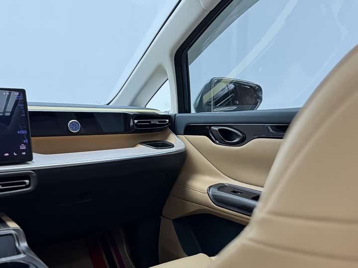 Trumpchi E 8 PHEV 2024 150km MAX — фото 15