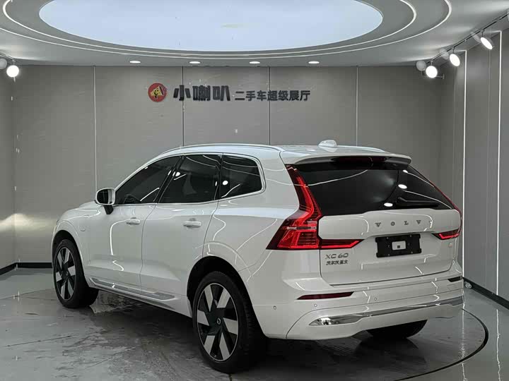 Volvo XC60 Hybrid 2024 T 8 PHEV 4 WD — фото 6