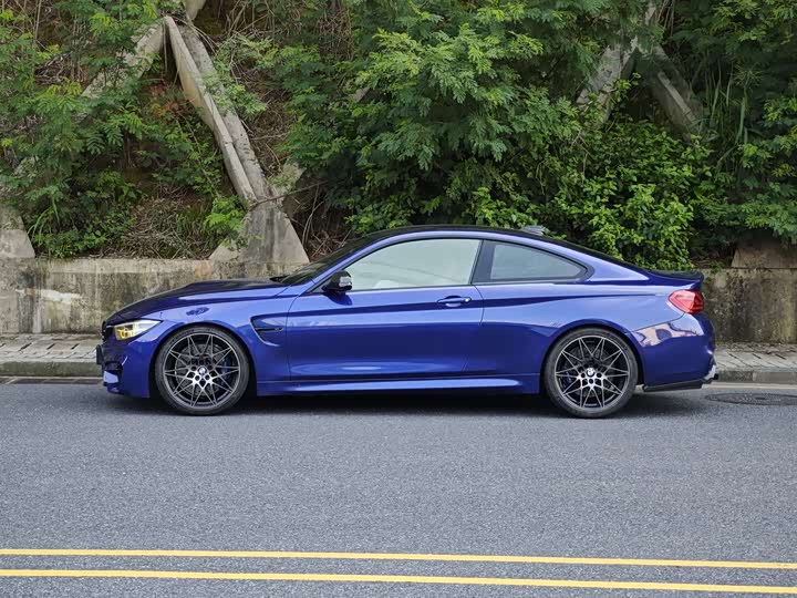 BMW M4 — фото 4