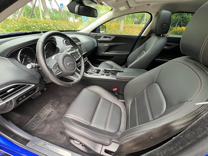 Jaguar XEL 2018 2.0 T 200 PS — фото 7