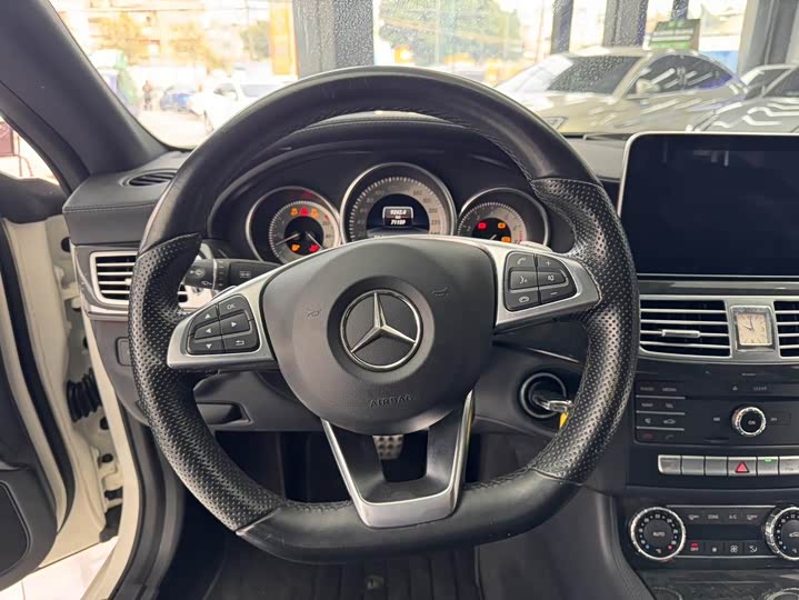 Mercedes-Benz CLS 2017 CLS 260 — фото 10