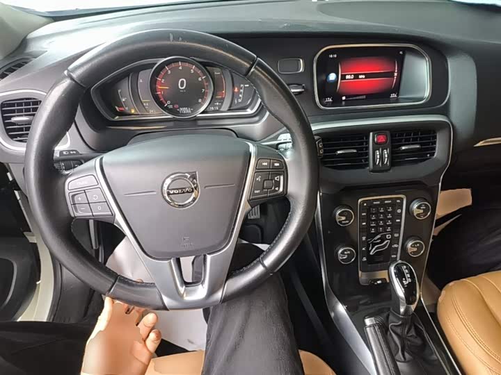 Volvo V40 2019 T 3 — фото 10
