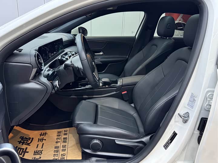 Mercedes-Benz A-Class 2022 A 200 L — фото 9