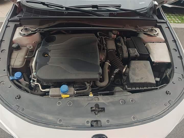 Changan UNI-V 2022 1.5 T Premium — фото 20