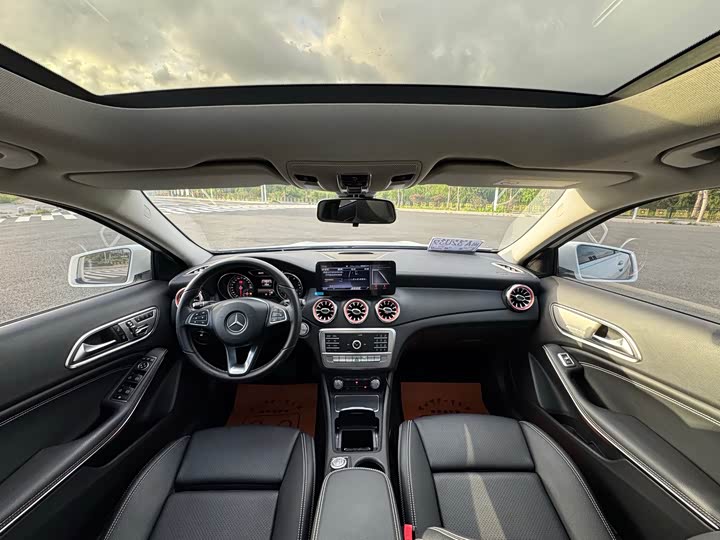Mercedes-Benz GLA 2018 GLA 200 — фото 10