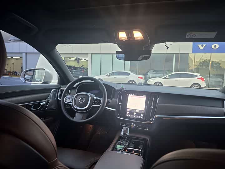 Volvo S90 Hybrid 2023 T 8 4 WD — фото 12