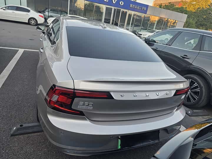 Volvo S90 Hybrid 2023 T 8 4 WD — фото 6