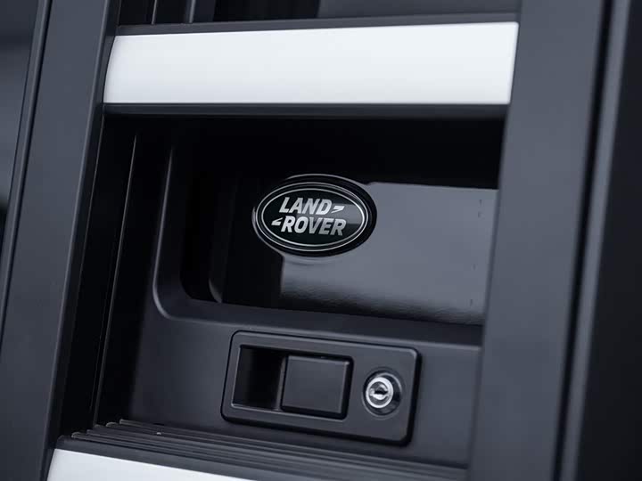 Land Rover Defender — фото 9