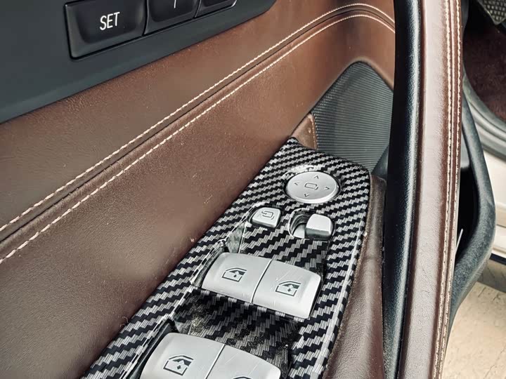 BMW 5-Series 2018 530 Li Leading — фото 16