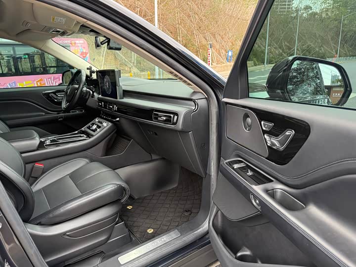 Lincoln Aviator — фото 10