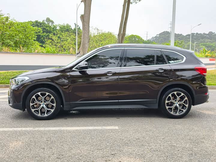 BMW X1 2021 s Drive 25 Li Leading — фото 8