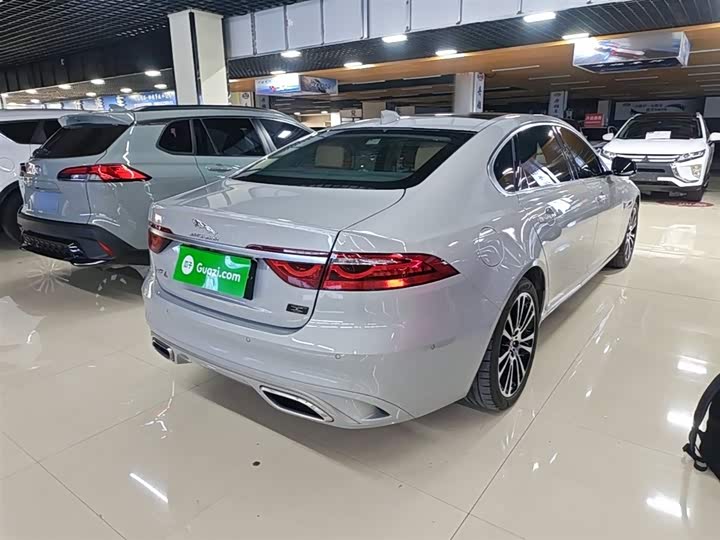Jaguar XFL 2024 2.0 T P 250 2 WD — фото 7