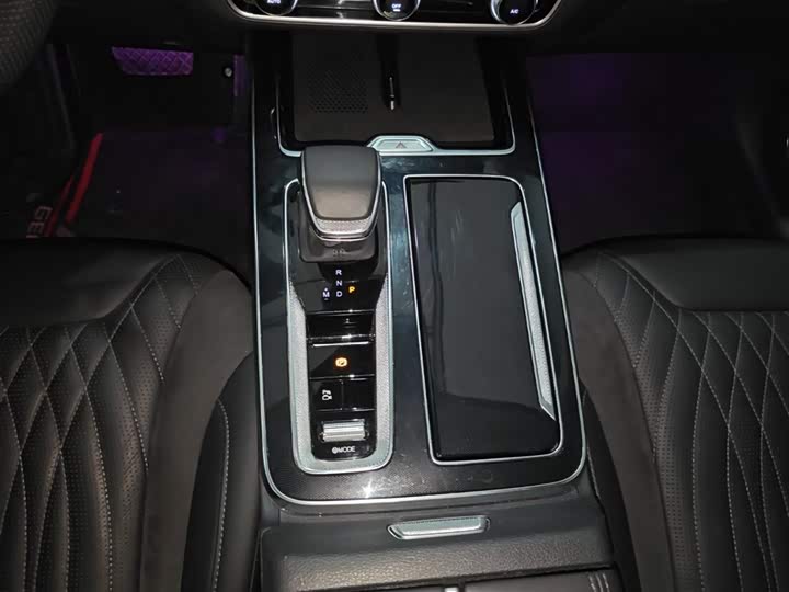 Hongqi HS5 2023 2.0 T Pro — фото 14