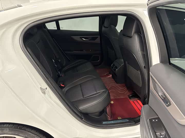 Jaguar XEL 2023 2.0 T 250 PS R-DYNAMIC S — фото 23
