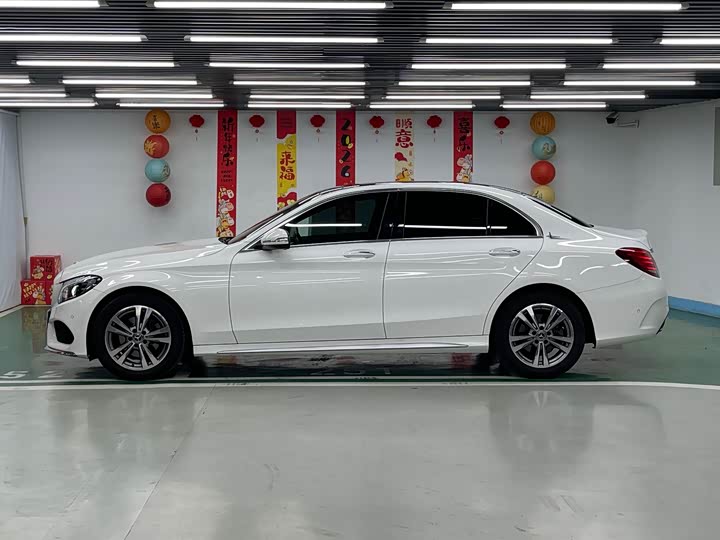 Mercedes-Benz C-Class 2018 C 200 L — фото 4