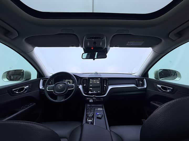 Volvo XC60 2018 T 5 4 WD — фото 19