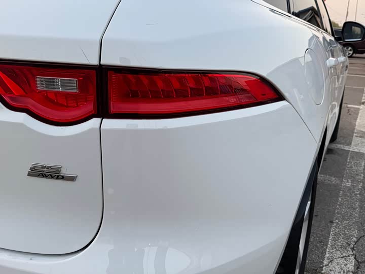 Jaguar F-PACE 2020 2.0 T — фото 11