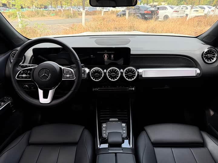 Mercedes-Benz GLB 2021 GLB 200 — фото 43