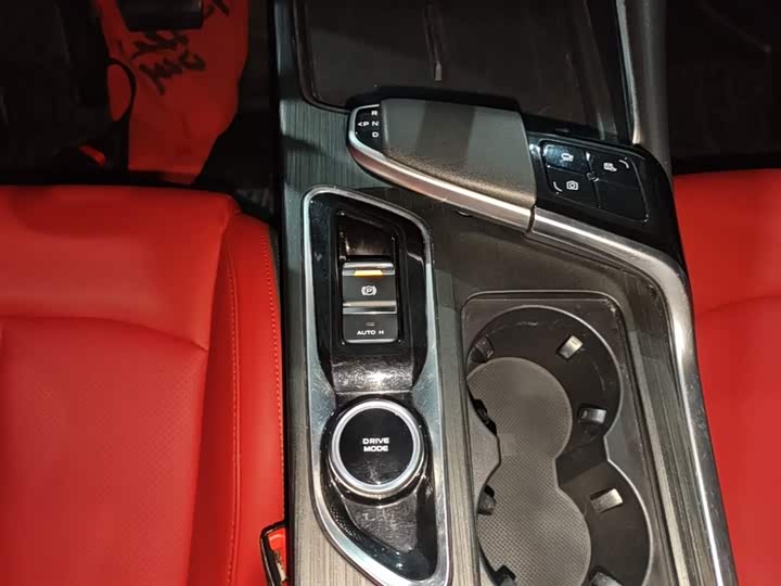 Changan UNI-T 2020 1.5 T Premium — фото 14
