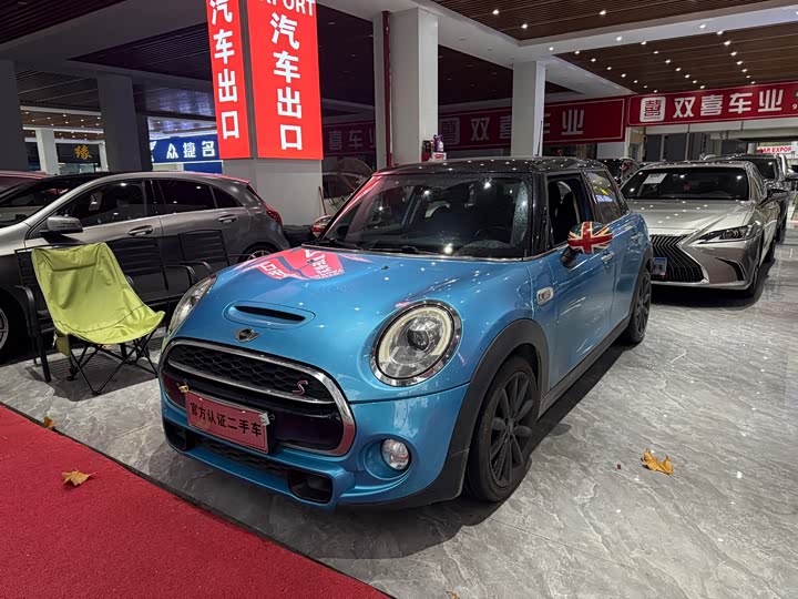 MINI Hatch — фото 1