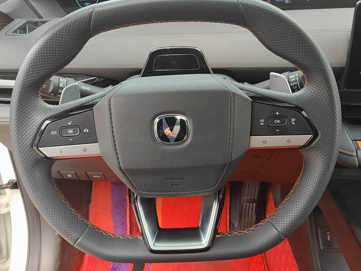 Changan UNI-V 2023 1.5 T Premium — фото 7