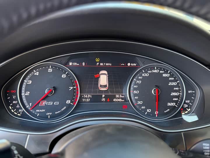 Audi RS6 2016 RS 6 4.0 T Avant — фото 14