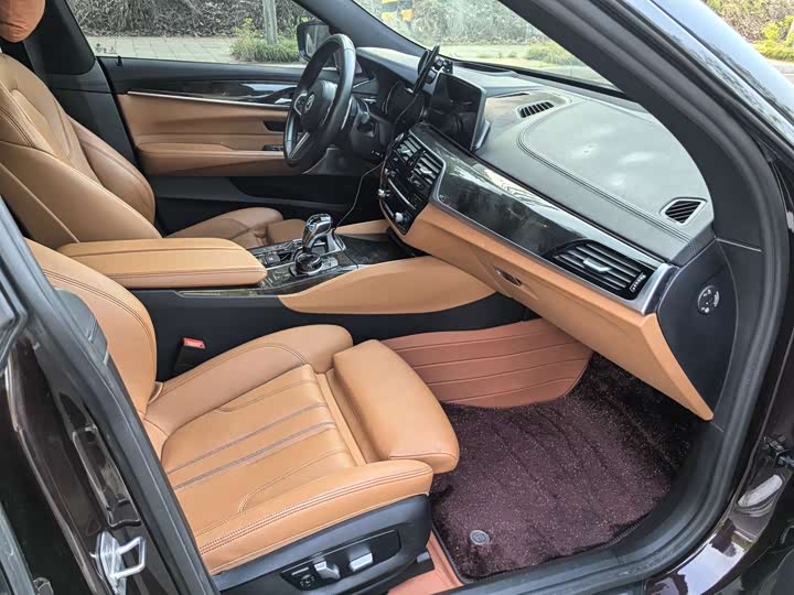 BMW 6-Series 2018 630i M — фото 14
