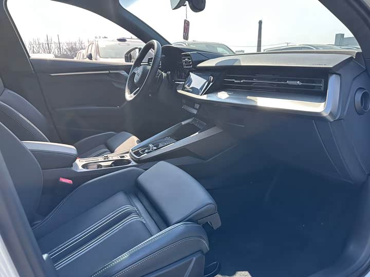 Audi A3 2023 A 3 L Limousine 35 TFSI Sport — фото 17
