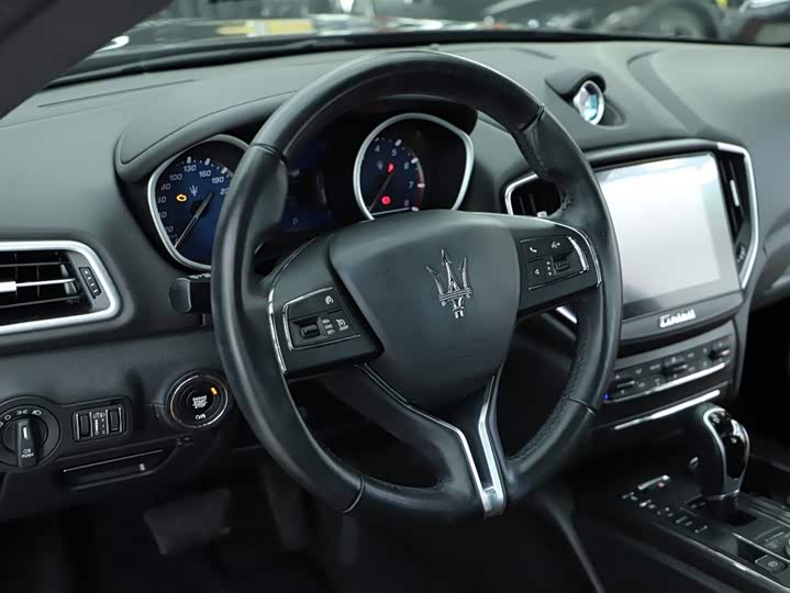 Maserati Ghibli 2018 3.0 T — фото 11