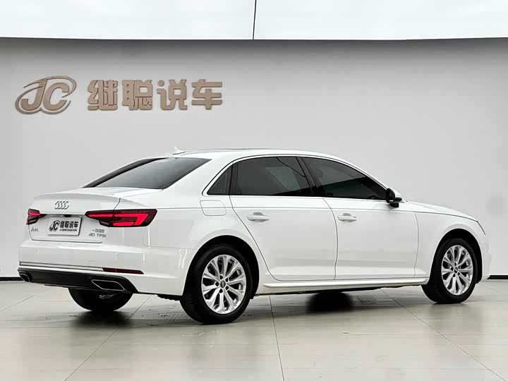 Audi A4L 2019 40 TFSI VI — фото 11