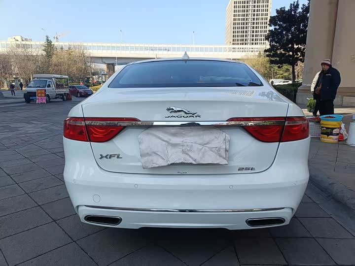Jaguar XFL 2017 XFL 2.0 T 200 PS — фото 8