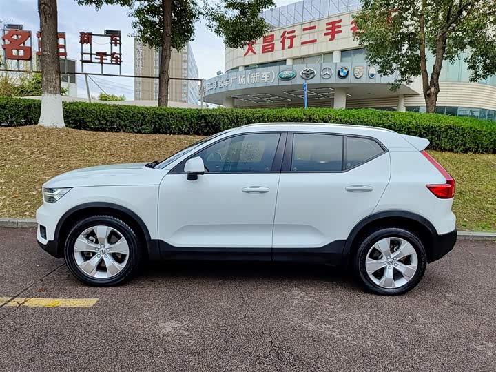 Volvo XC40 2021 T 4 WD — фото 3
