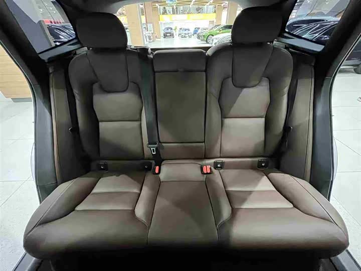 Volvo XC60 Hybrid 2025 Hybrid 4 WD — фото 23